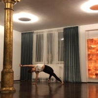 Weekly Inside Flow Class with Anissa @fulfillment.yoga // Salon de Shakti Munich (German/English)